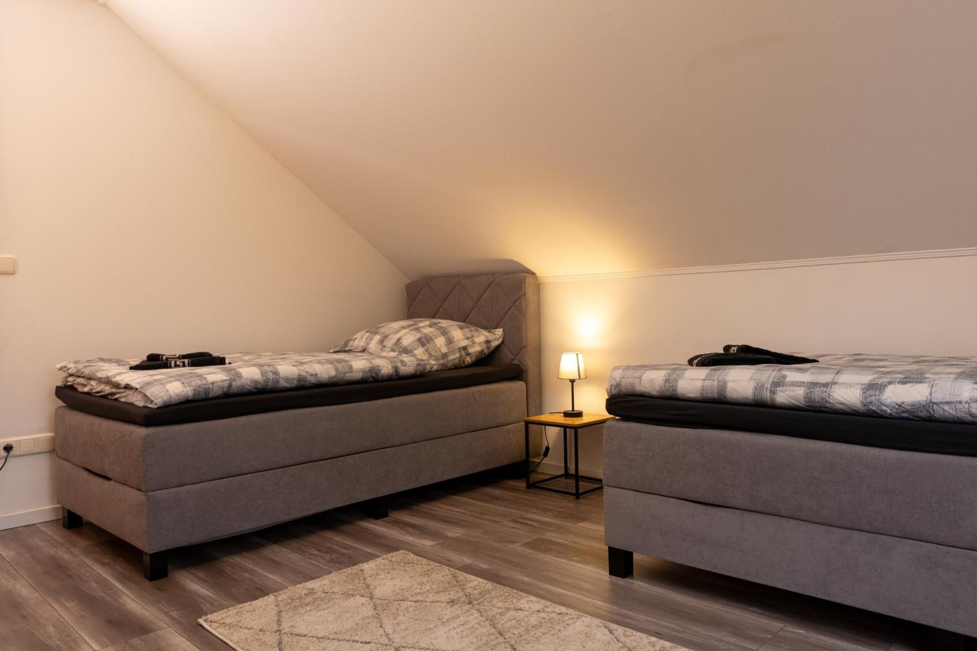 Ganzes Ferienhaus In Leipzig Mit Garage Und Fussbodenheizung エクステリア 写真
