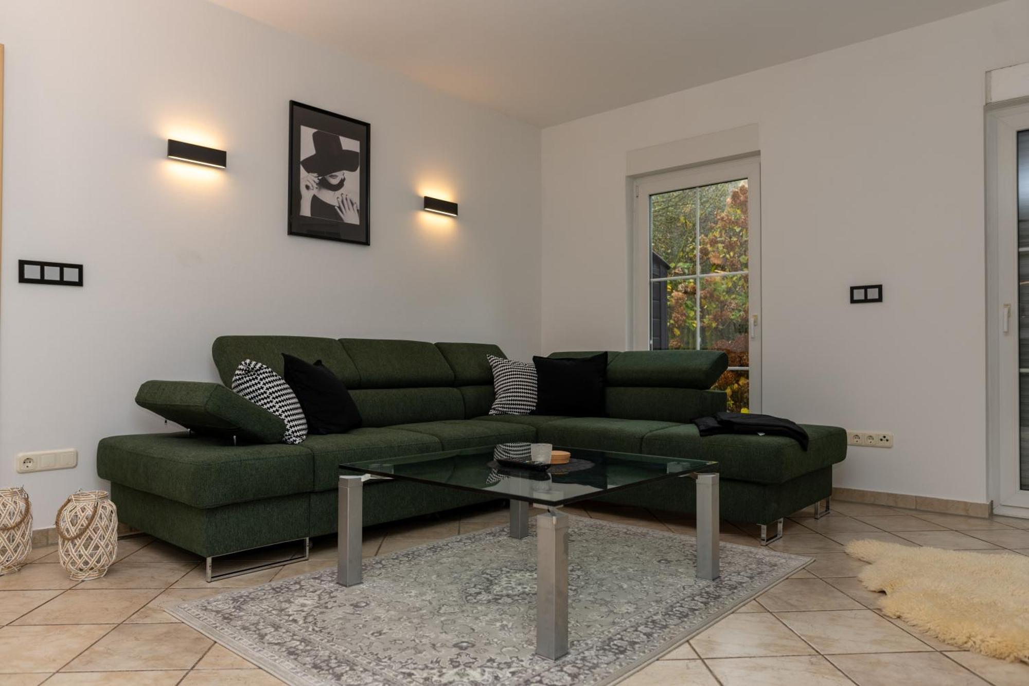 Ganzes Ferienhaus In Leipzig Mit Garage Und Fussbodenheizung エクステリア 写真