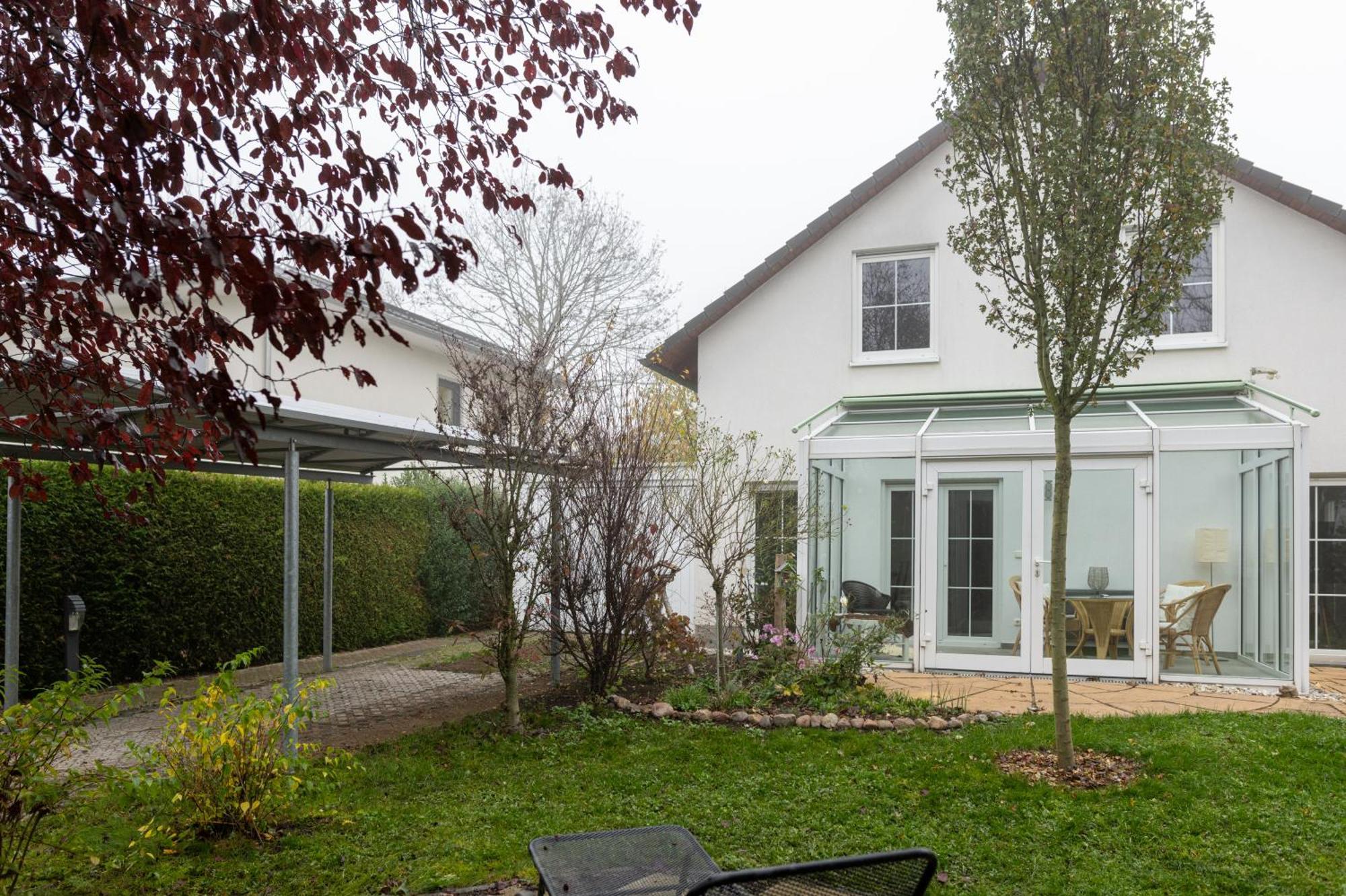 Ganzes Ferienhaus In Leipzig Mit Garage Und Fussbodenheizung エクステリア 写真