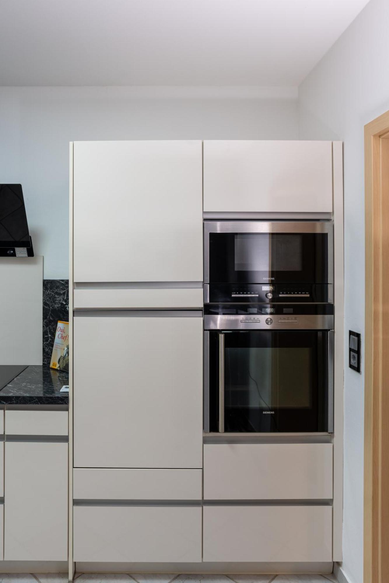 Ganzes Ferienhaus In Leipzig Mit Garage Und Fussbodenheizung エクステリア 写真